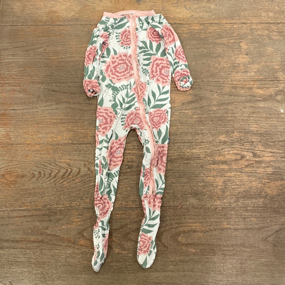 Kickee pants rose zipper 18-24 months. Great condition